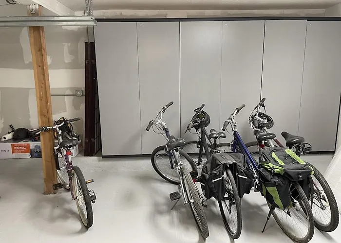 Minutes Old Town Pool Bikes Golf *